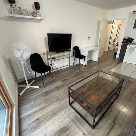 Appartement 2 Pieces Ligne 1 蒙特勒伊 外观 照片